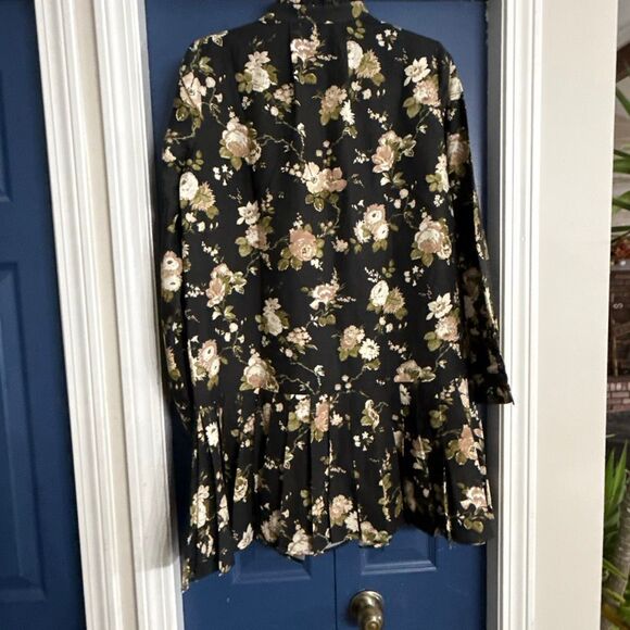 Tuckernuck Midnight Garden Floral Tate Dress Size M NWT - Picture 7 of 7